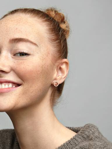 Sparkling Circle Stud Earrings