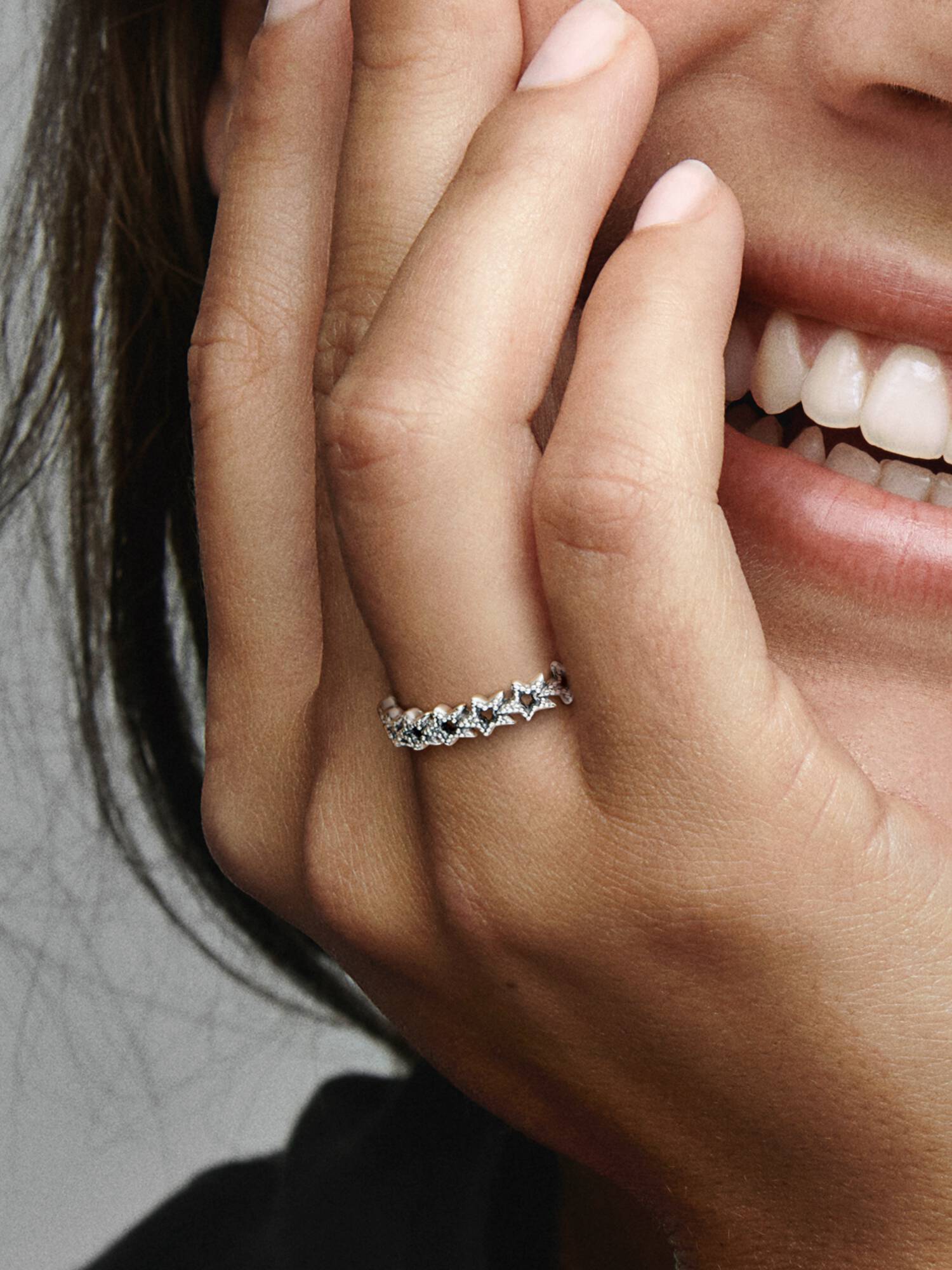 Band of Asymmetric Stars Ring