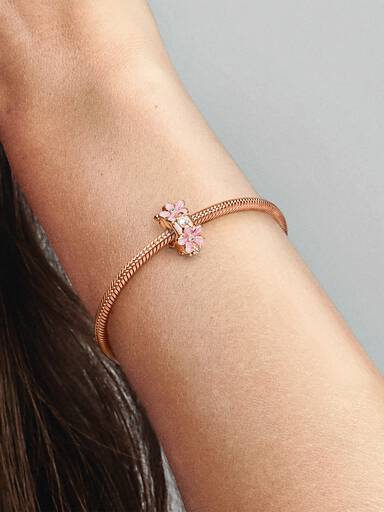 Pink Daisy Spacer Clip