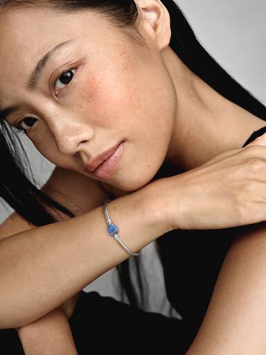 Sparkling Blue Disc Clasp Snake Chain Bracelet
