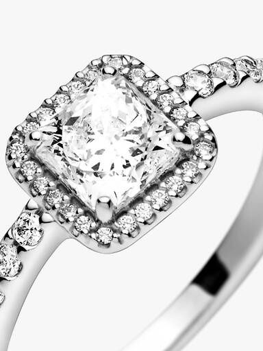 Sparkling Halo Ring