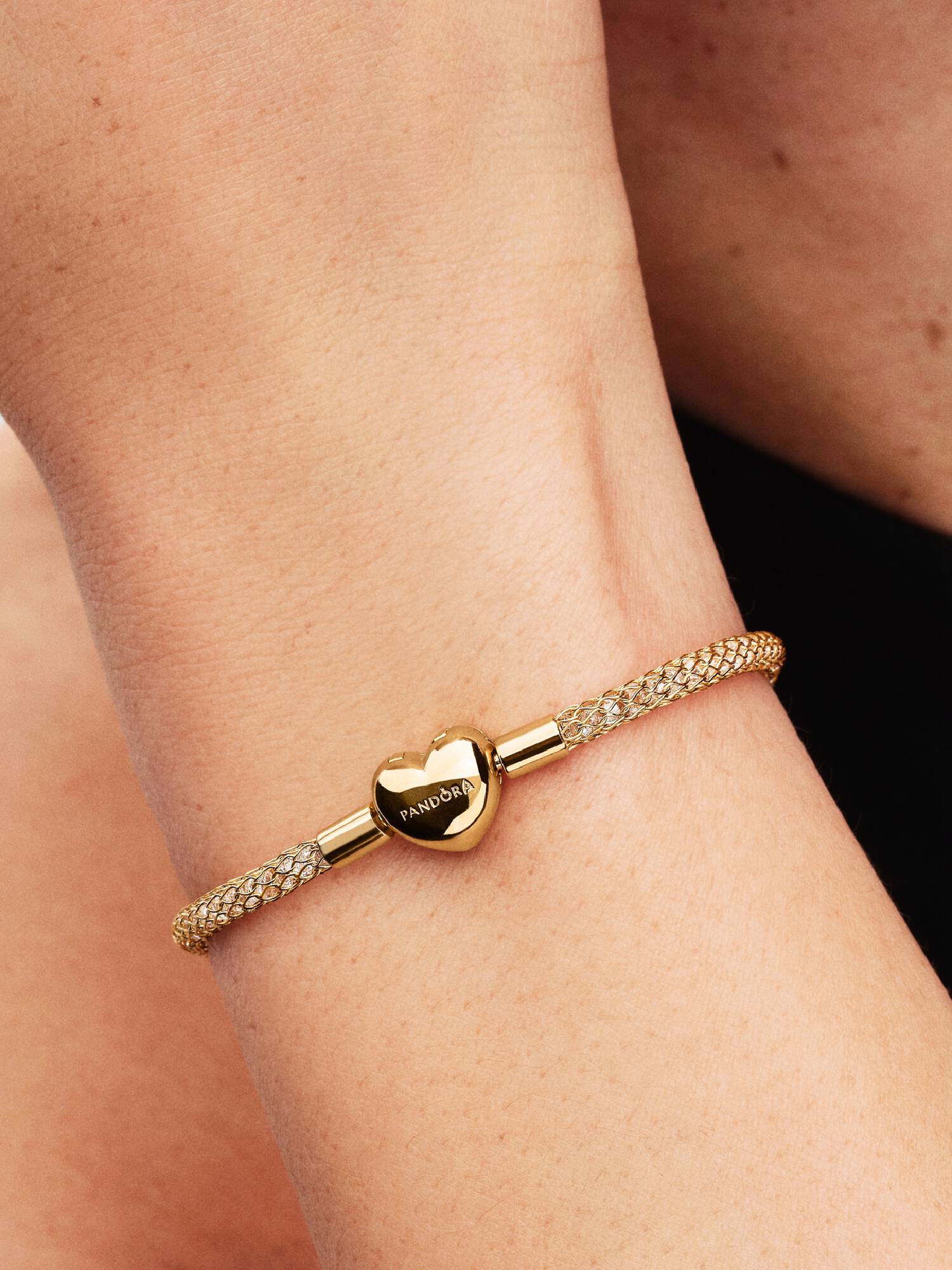 Heart Clasp Sparkling Mesh Bracelet 
