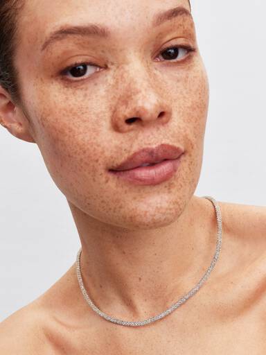 Heart Clasp Sparkling Mesh Necklace